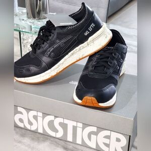 BNWT Womens BLACK size 6.5 ASICS Gel LYTE sneakers